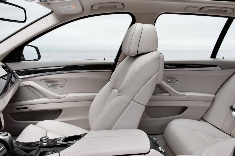  BMW 5-Series Touring 2011 года  (фото 33 из 59)